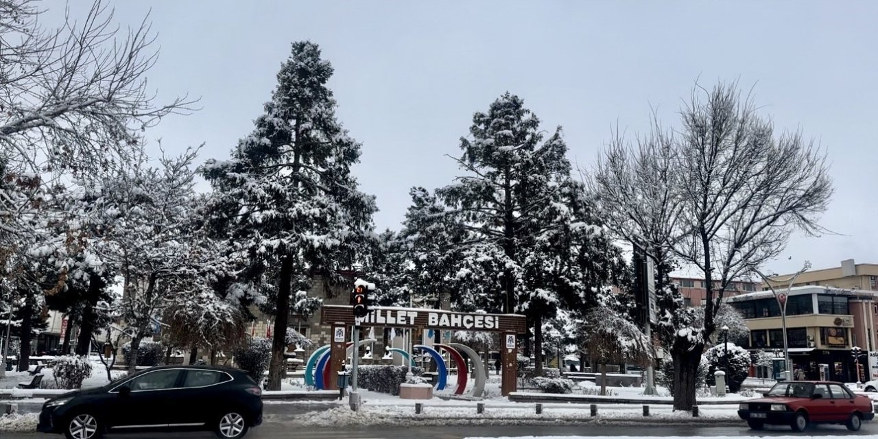 Erzincan beyaza büründü