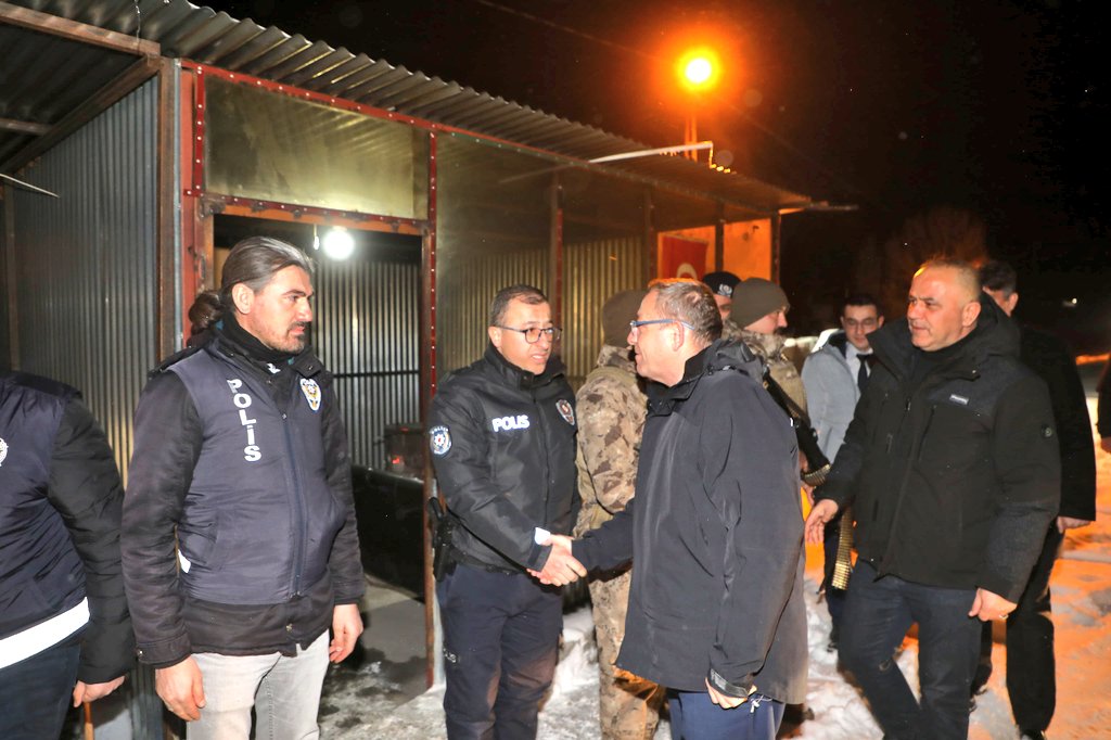 Kars Valisi Ziya Polat, Emniyet Personelini Ziyaret Etti