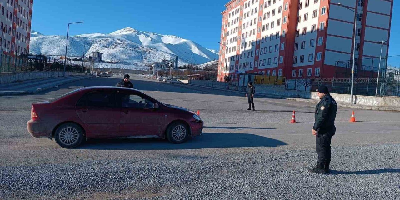 Malatya’da okul ve yurt çevrelerinde güvenlik denetimleri sürüyor
