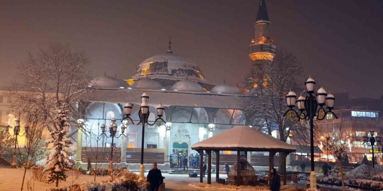 Erzurum’un Horasan ilçesi -32,6 ile dondu