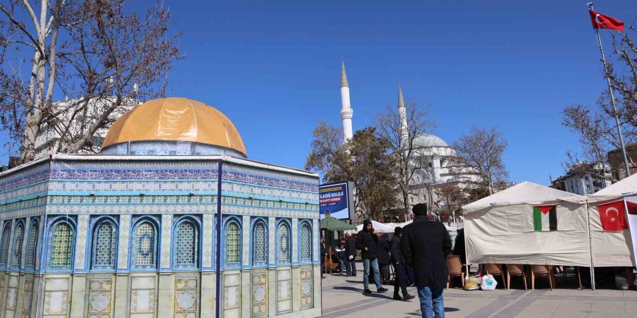 Elazığ’da Kubbetüs Sahra maketi kuruldu