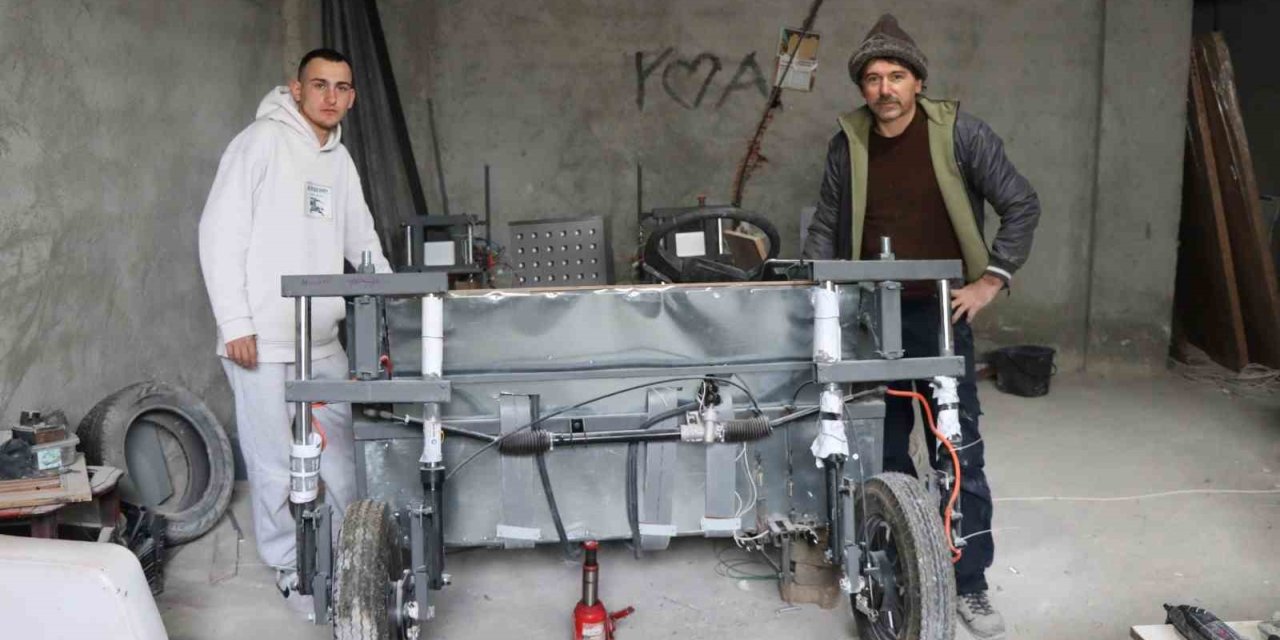 Asansör ustası hayalinin aracını oğlu ile yaptı