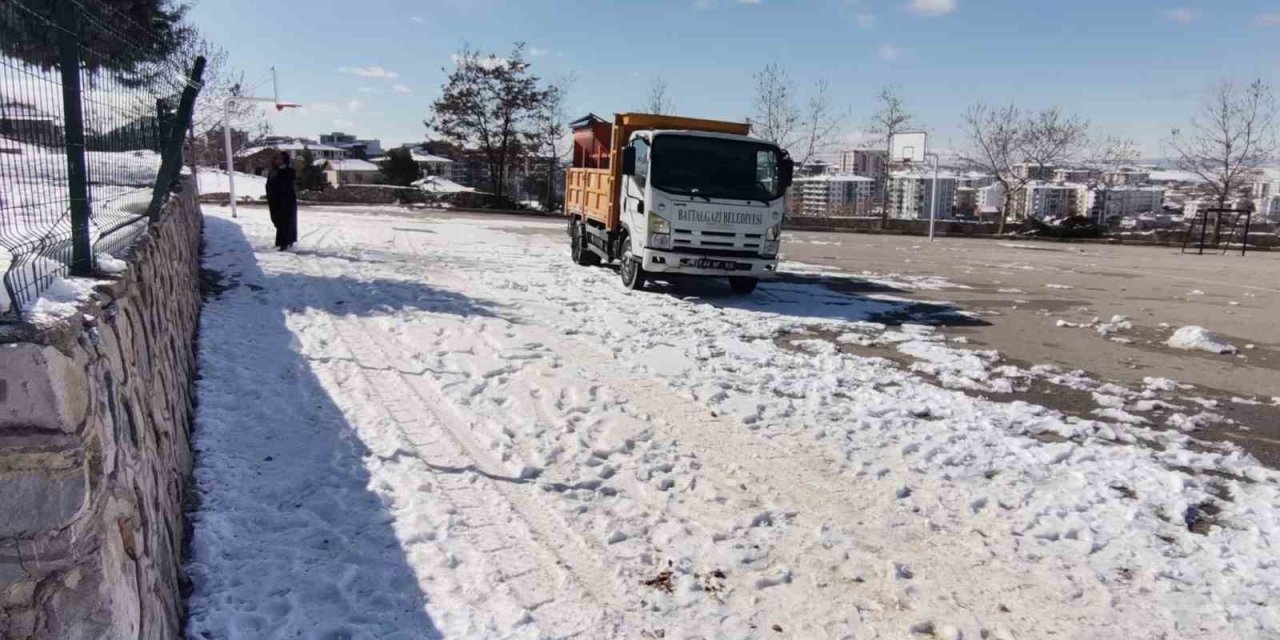 Battalgazi’de kar yağışına karşı erken müdahale