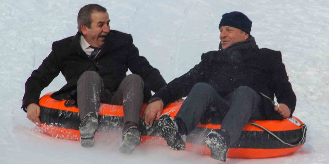 Kampüste kızak keyfi