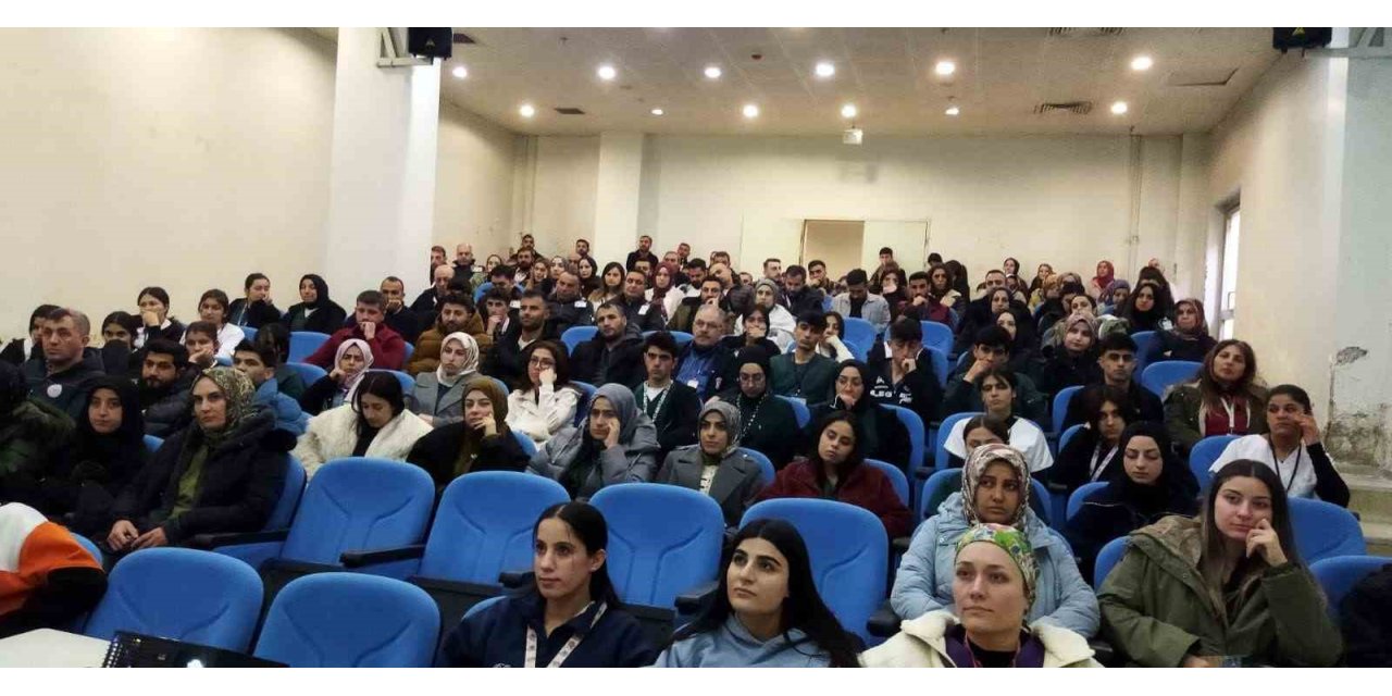 Sağlık personeline temel ve ileri yaşam desteği eğitimi verildi