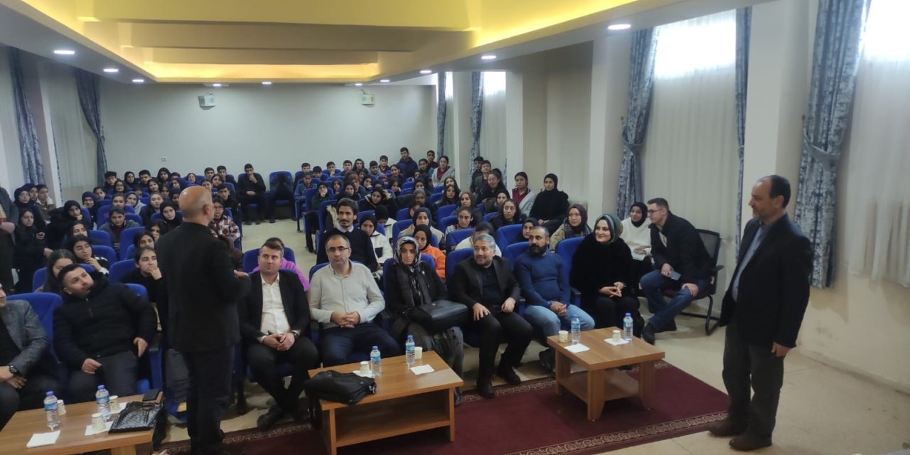 ’’Bir Bilenle Bilge Nesil’’ Projesine Patnos’ta yoğun ilgi