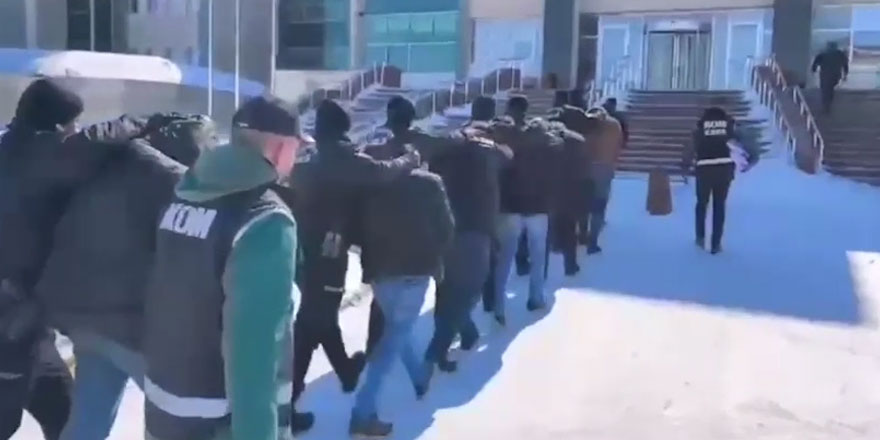 Kars'ta tefeci operasyonu! Onlarca kişinin banka ve kart bilgileri ele geçirildi