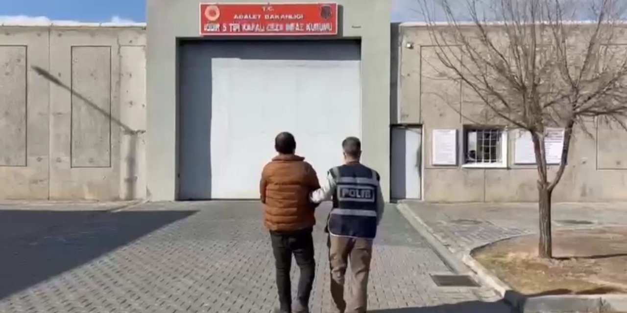 Çocuğun nitelikli cinsel istismarı suçundan 18 yıl kesinleşmiş hapis cezası bulunan kişi tutuklandı