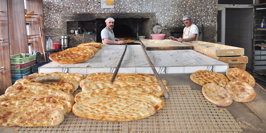Bezar, "Bakkal iskontosunu Ramazan dolayısıyla vatandaşa yedirmek istiyoruz"