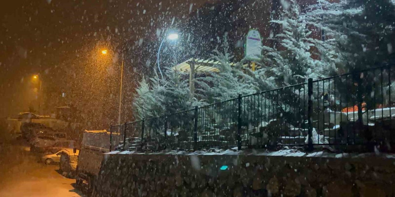 Elazığ’da kar yağışı başladı