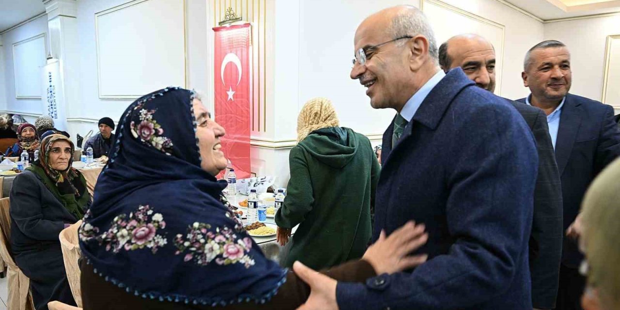 Malatya Büyükşehir Belediyesi’nin iftar sofraları büyük ilgi görüyor