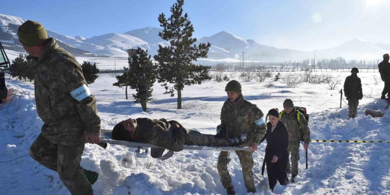 3’ncü Ordu Komutanlığında deprem tatbikatı yapıldı