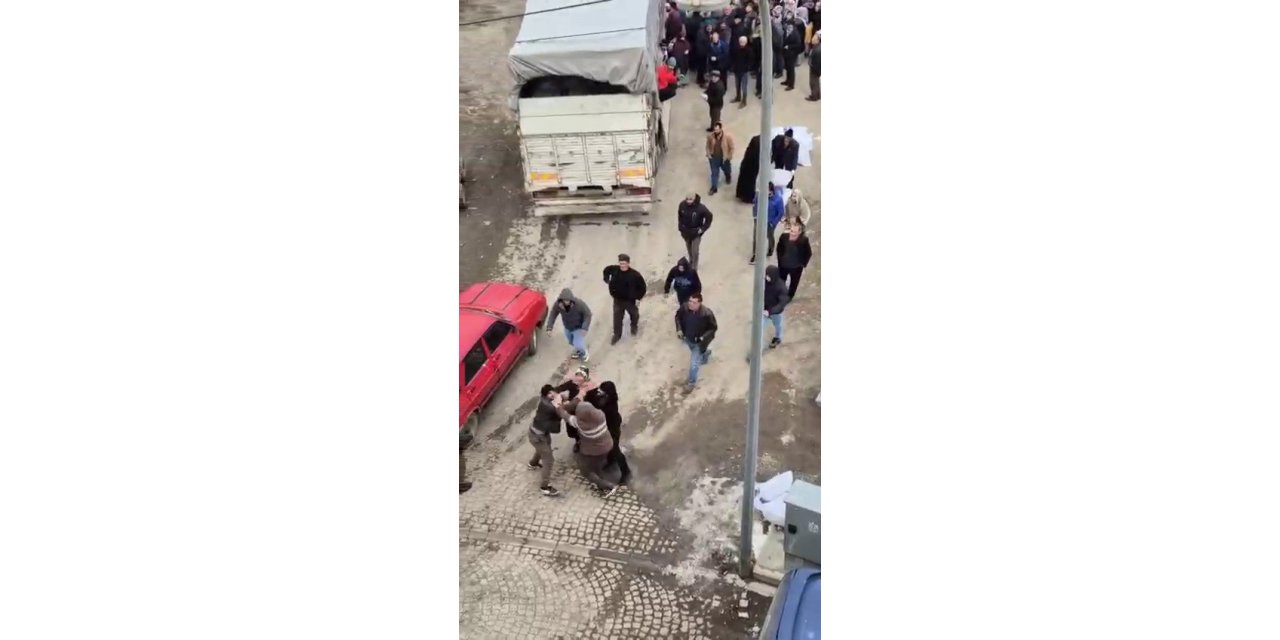 Yardım dağıtımında kavga