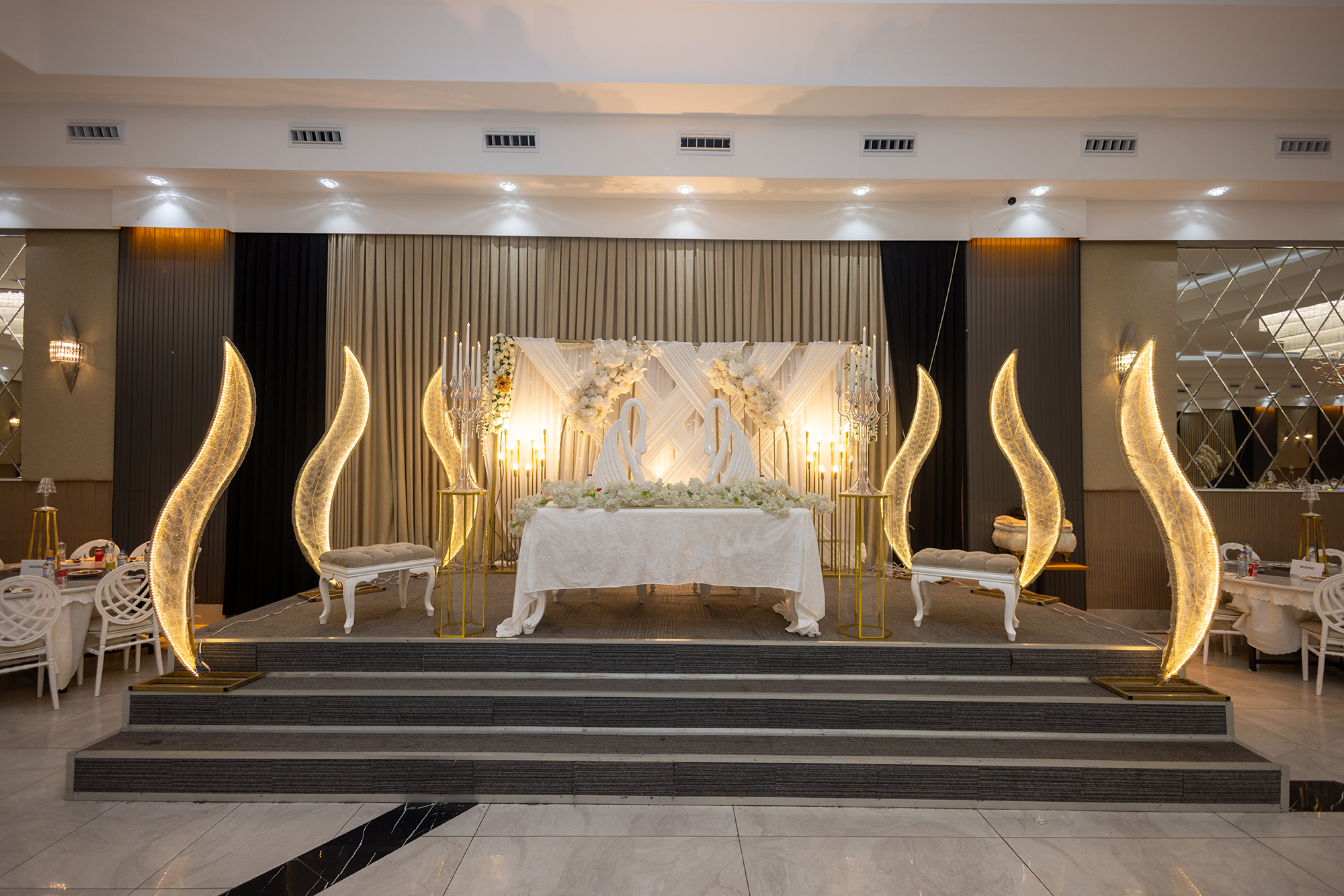 Kars'ta ilk evlenme yaşı erkeklerde 28, kadınlarda 24 oldu