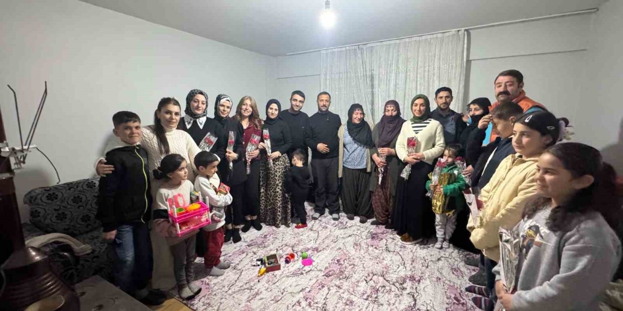 Kadın öğretmenler, depremi yaşayan kadınları unutmadı