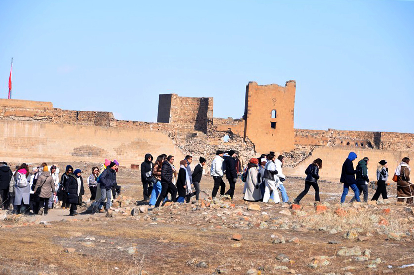 Dünya Kenti Ani'ye Turist Akını