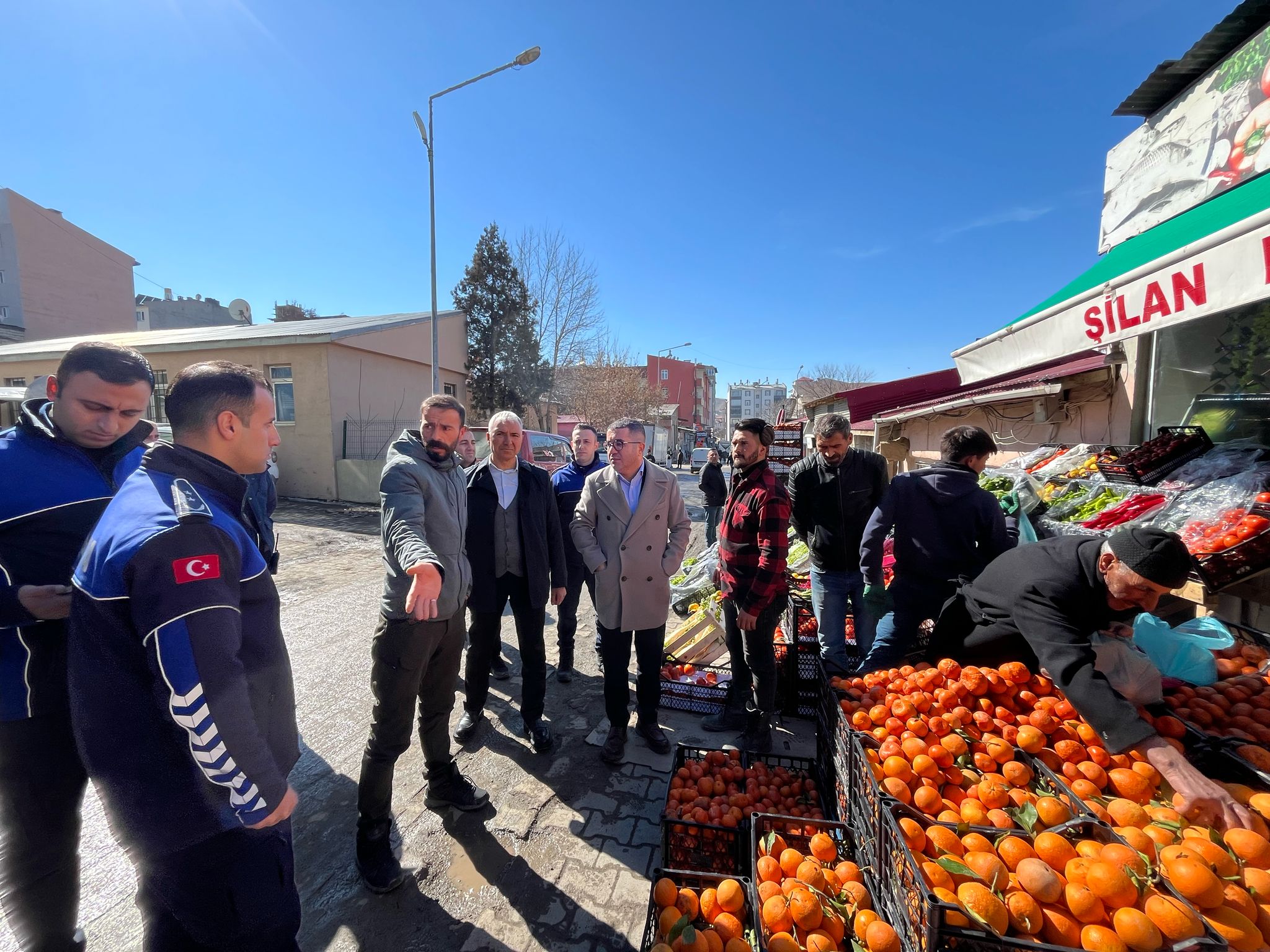 Kaymakam ve Belediye Başkan Vekili Daştan, kolları sıvadı