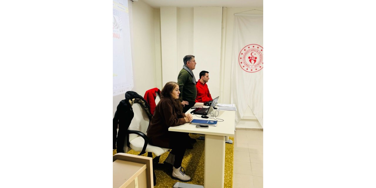 Badminton hakem kursu yapıldı