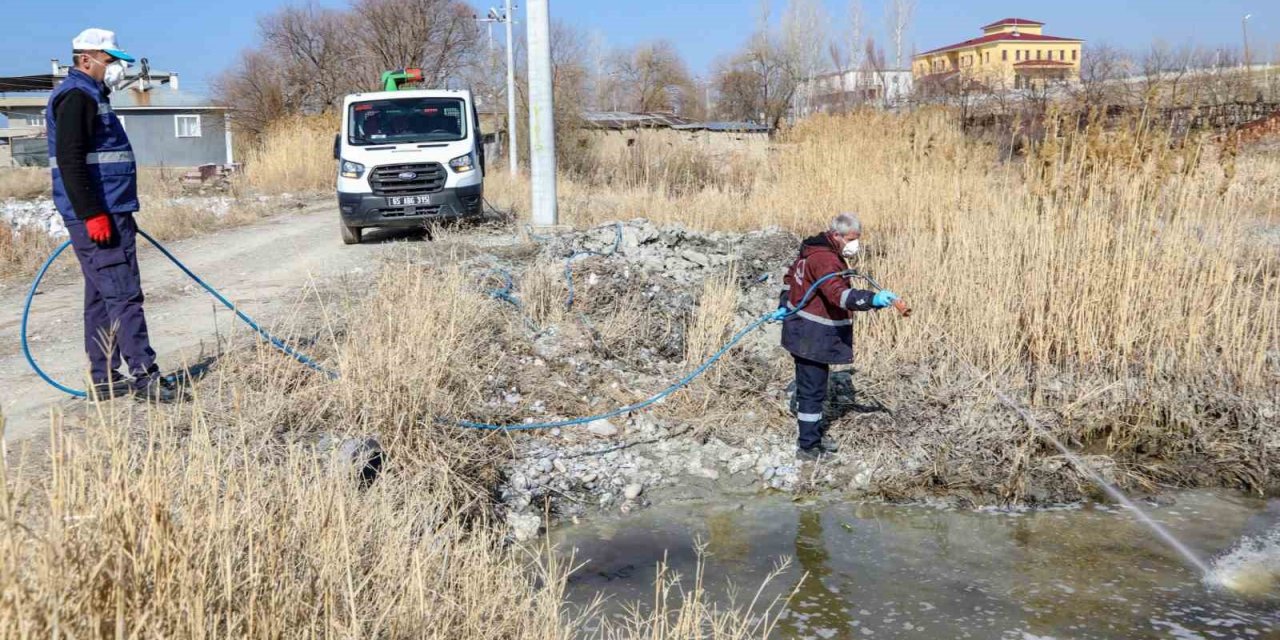 Van Büyükşehir Belediyesi vektörle mücadele startını verdi