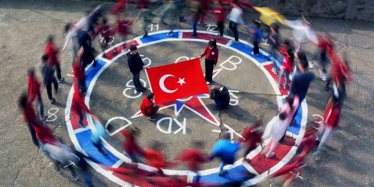 Bitlisli öğretmen MEB’in fotoğraf yarışmasında Türkiye ikincisi oldu