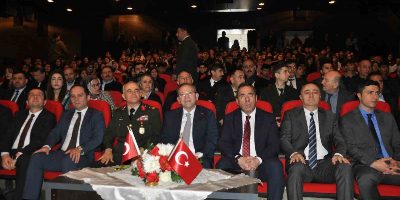 Kars’ta, İstiklal Marşı’nın kabulünün 104. Yılıdönümü etkinliği