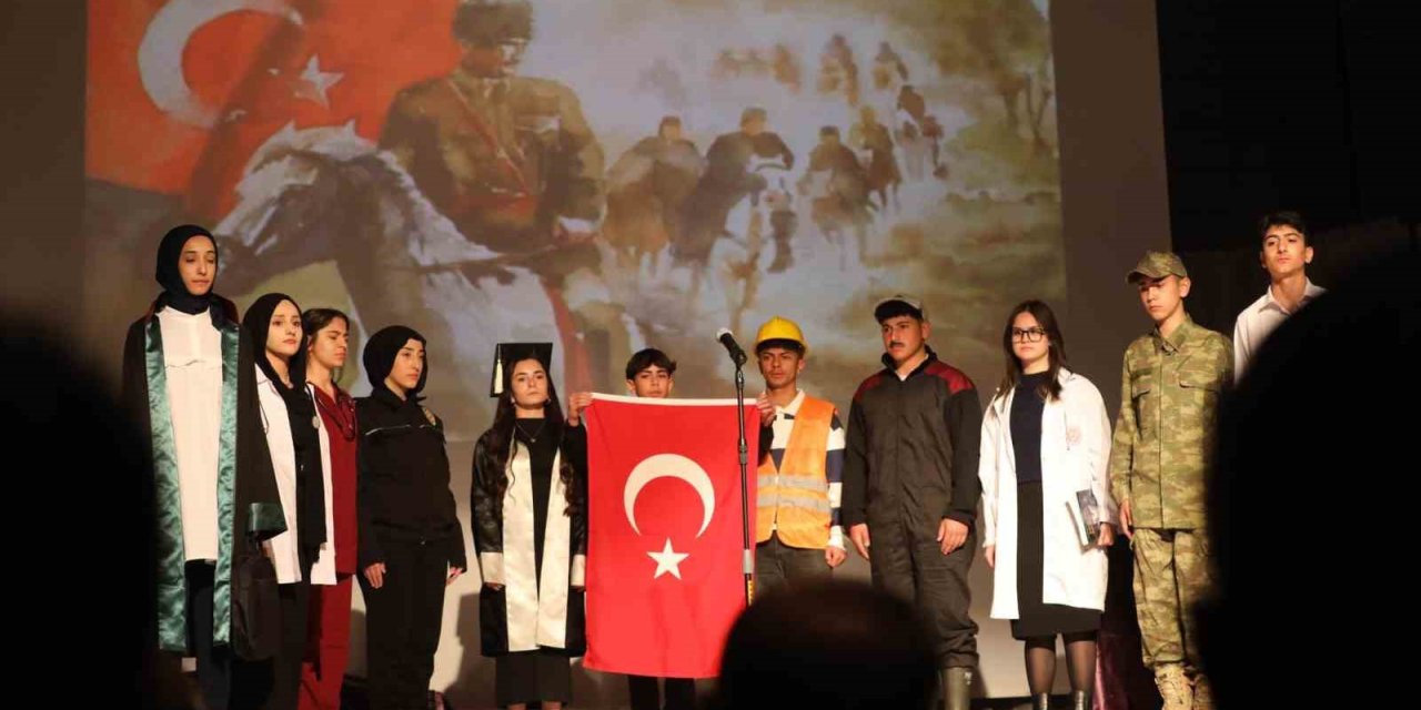 İstiklal Marşı’nın kabulünün 104. yılı Erzincan’da coşkuyla kutlandı