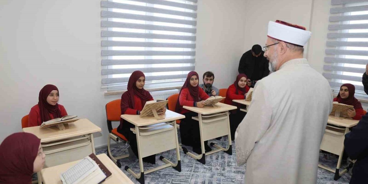 Diyanet İşleri Başkanı Erbaş, Iğdır’da Kur’an kursu açılışına katıldı