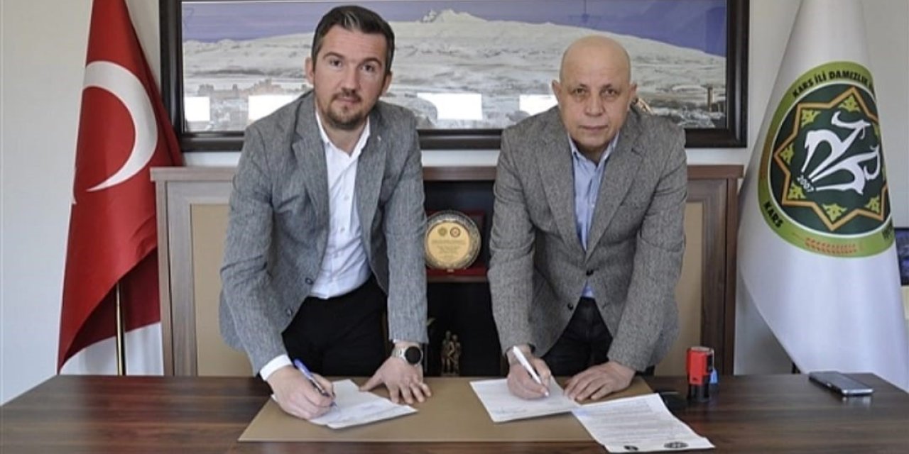 Kars Veteriner Hekimleri Odası ile Kars Damızlık Koyun Yetiştiricileri Birliği işbirliği protokolü imzalandı