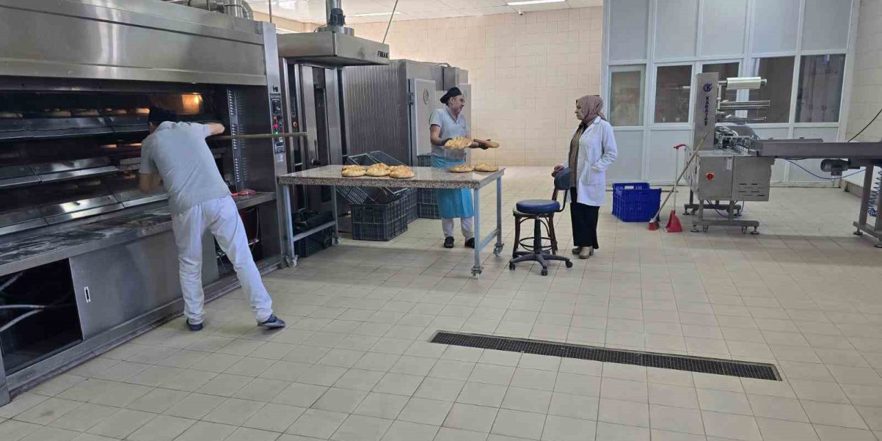 Gıda İşleme bölümü öğrencilerine uygulamalı eğitim