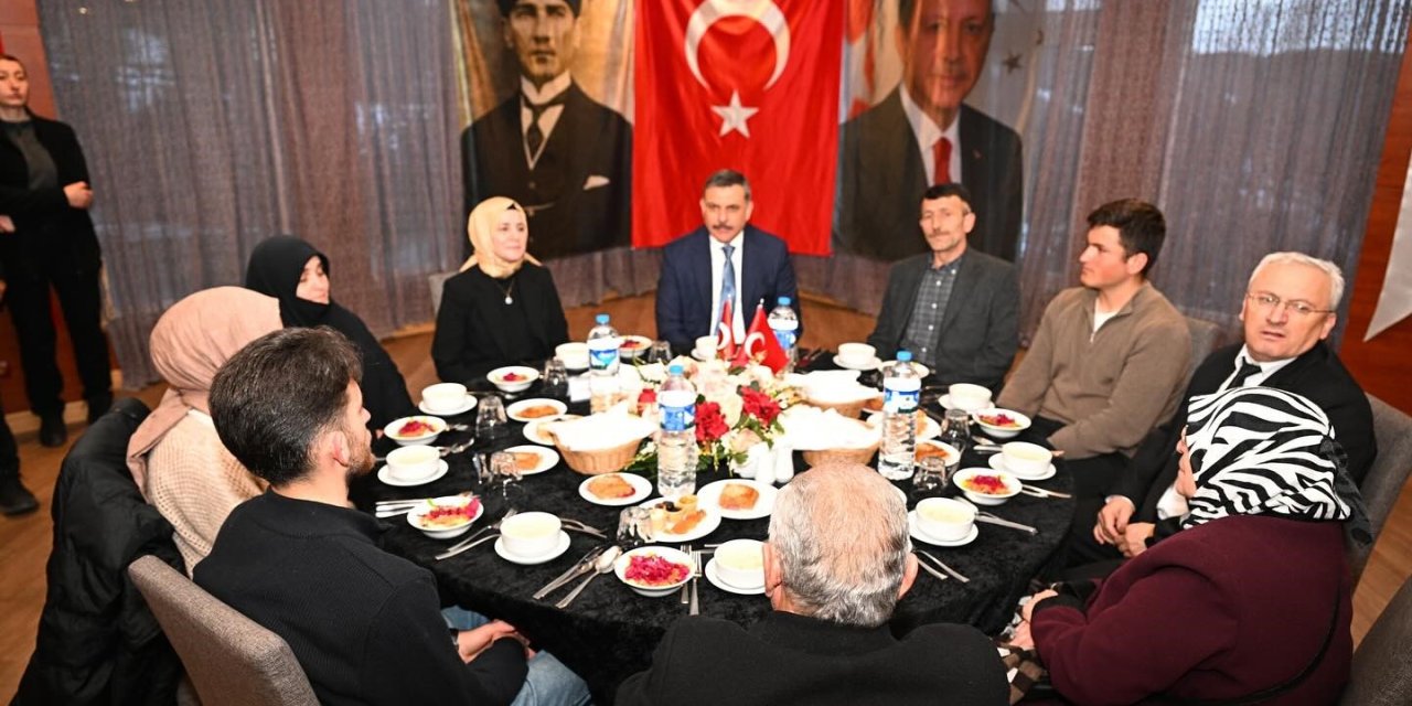 Şehit aileleri ve gazilerle iftar sofrasında buluştular