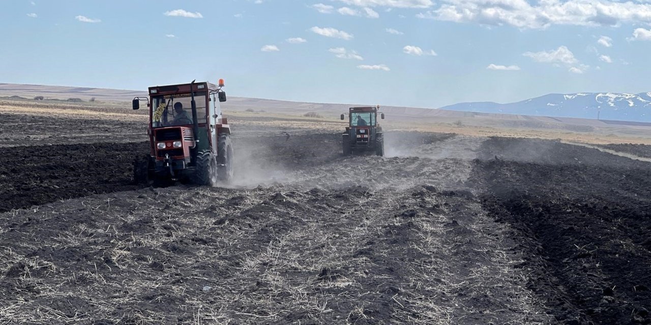 Erzincan’da çiftçiler mesaiye başladı