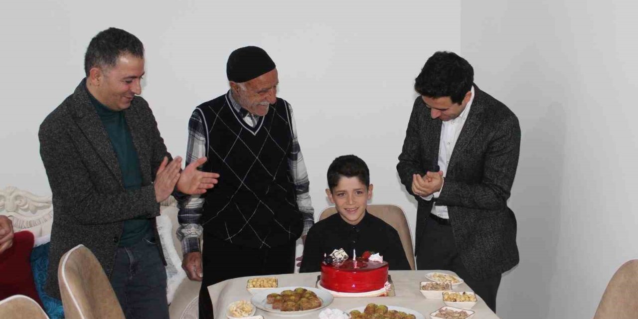 Kaymakam Güzel’den şehit ailesine doğum günü sürprizi