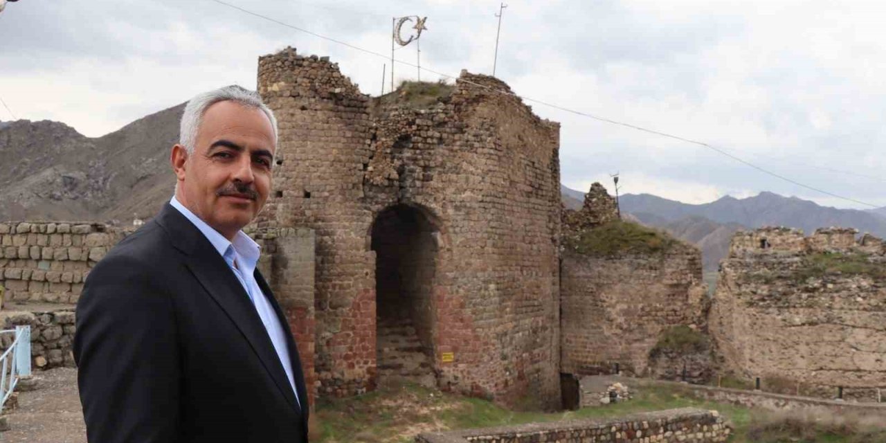 Oltu Kalesi’nin restorasyonu başlıyor