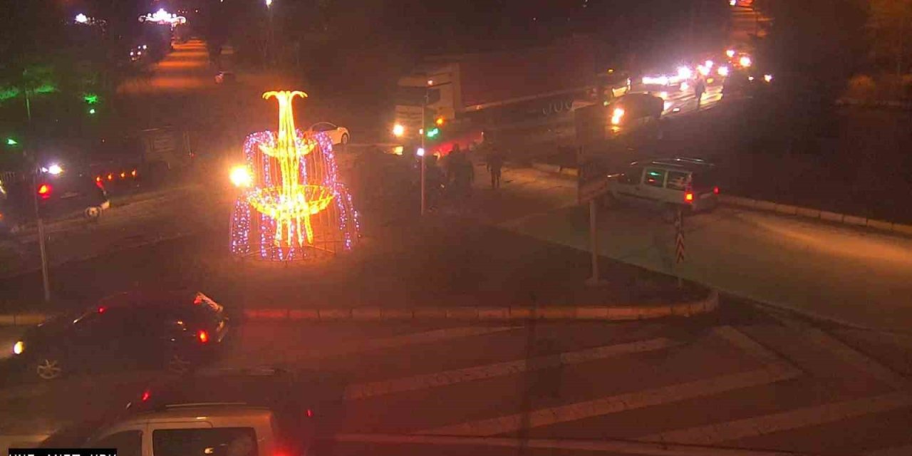 Erzurum’da feci kaza güvenlik kameralarına yansıdı