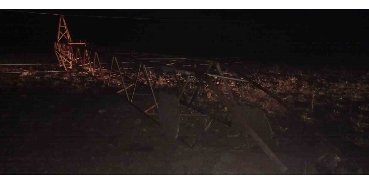 Fırtınanın yıkıp geçtiği doğuda Aras Edaş ekipleri teyakkuzda