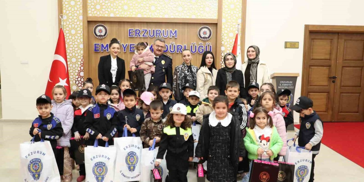 Emniyet  müdürünün minik misafirleri
