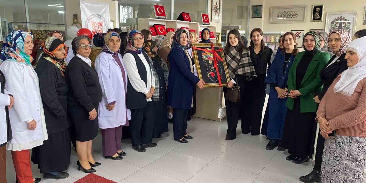 Bulanık Aile Destek Merkezinden el emeği sergisi