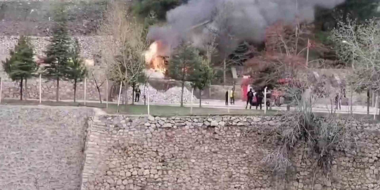 Elazığ’da konteyner yangını