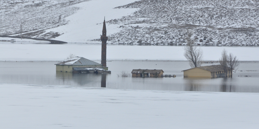 Kars’ta cami sular altında kaldı!