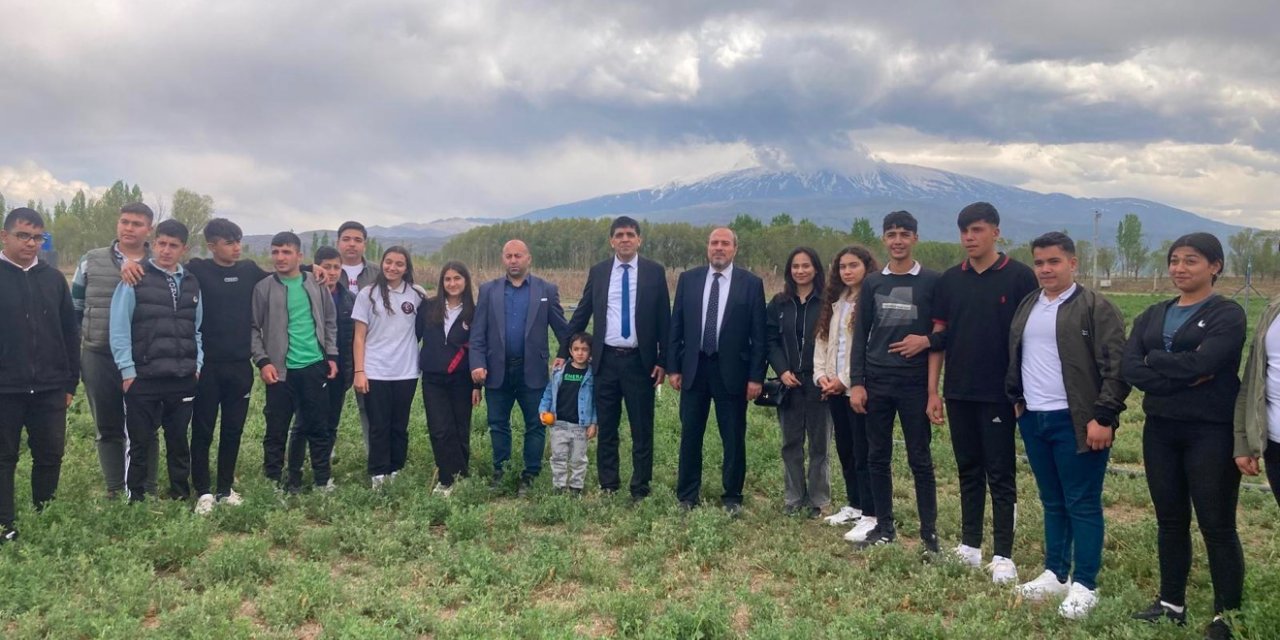 Geleceğin ziraatçıları uygulamalı derste buluştu