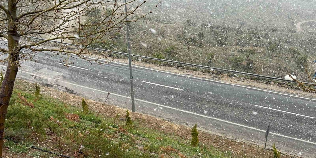 Elazığ’ın yüksek kesimlerinde kar yağışı başladı