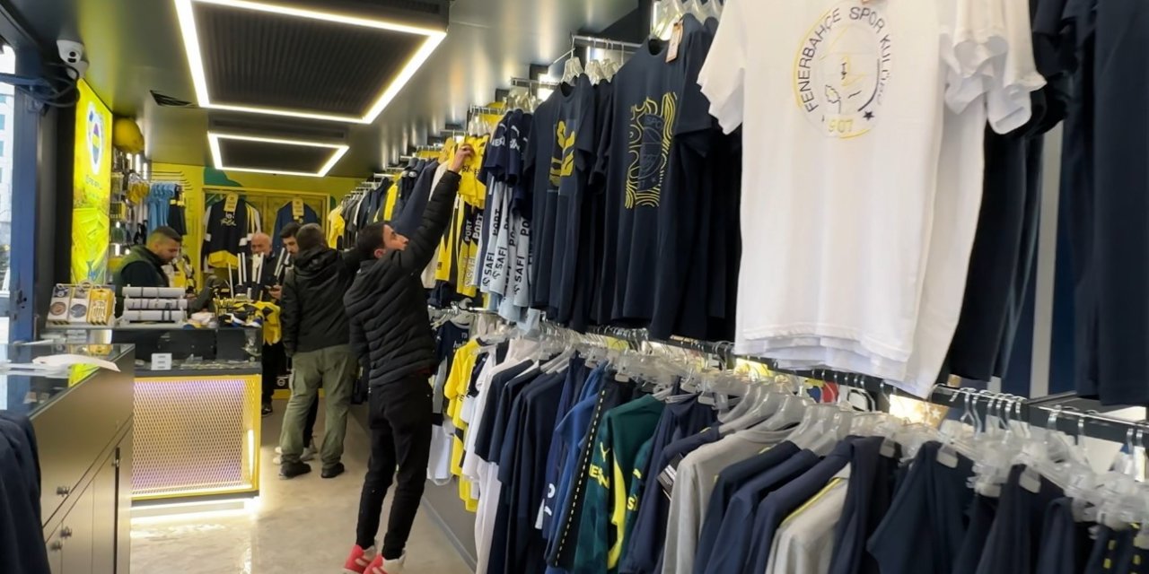 Fenerium Tırı Yüksekova’da ilgiyle karşılandı