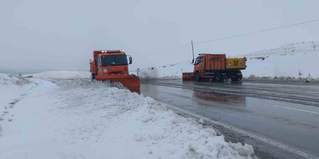 Van’da nisan karı ulaşımı olumsuz etkiliyor