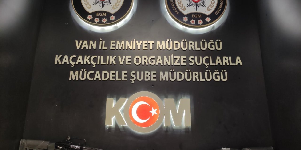 Van’da çok sayıda gümrük kaçağı malzeme ele geçirildi