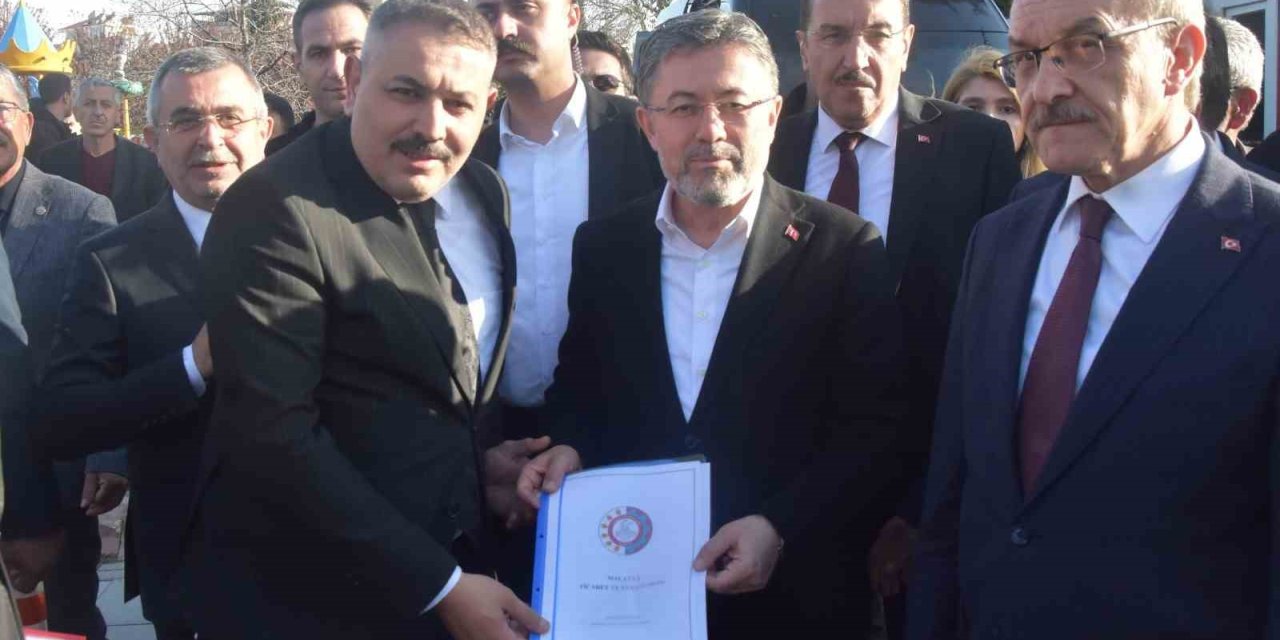 MTSO Yönetim Kurulu Başkanı Sadıkoğlu, Tarım Bakanı Yumaklı’ya kapsamlı dosya sundu