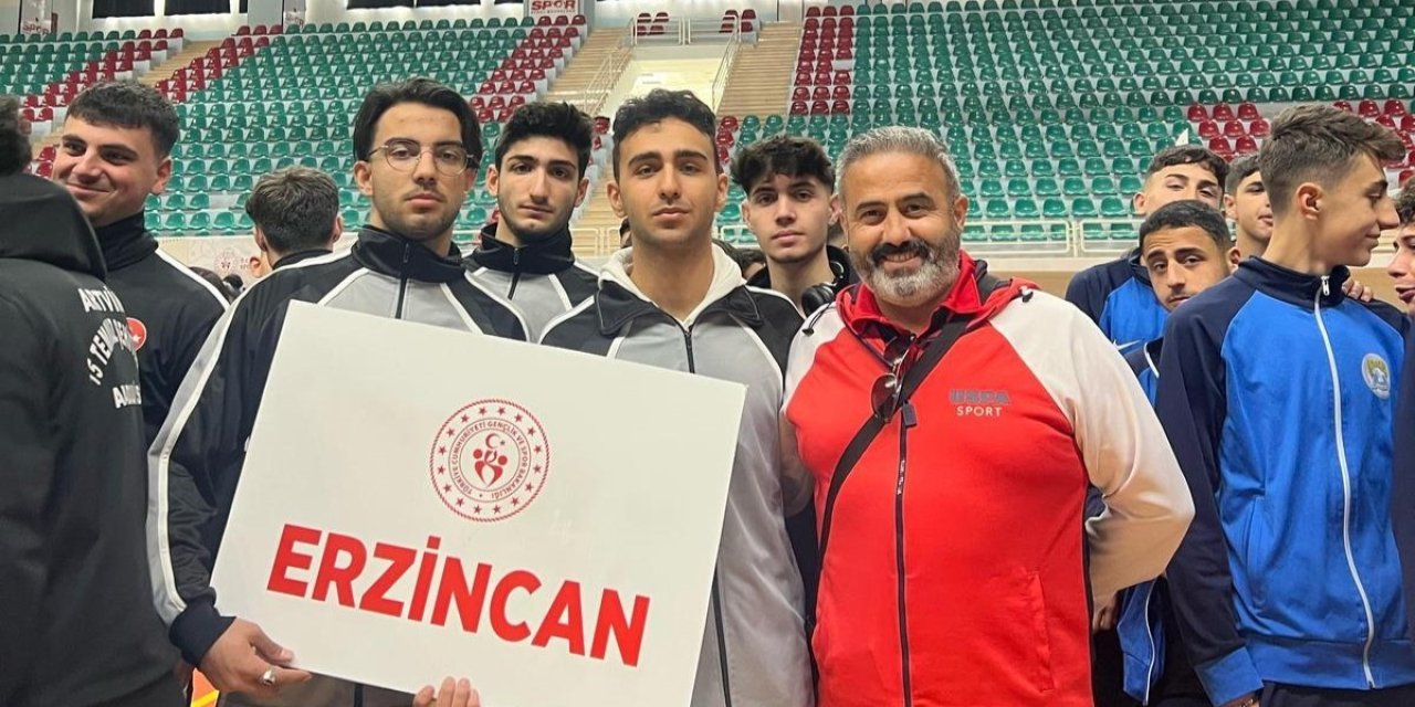 Erzincan Fen Lisesi Futsal’da yarı finalde