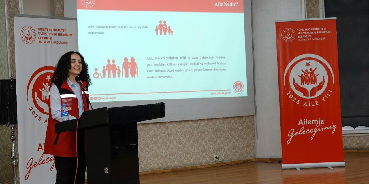 Belediyede "Ailemiz Geleceğimiz" sunumu düzenlendi