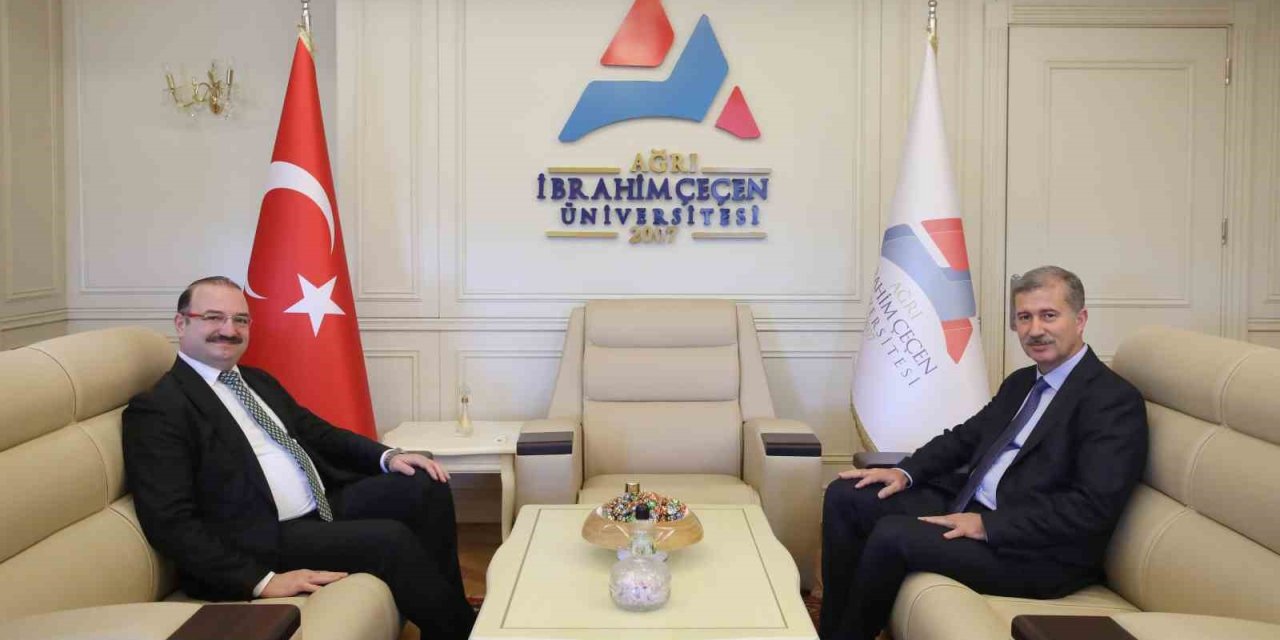 Rektör Hacımüftüoğlu’ndan mevkidaşı Rektör Gülçin’e hayırlı olsun ziyareti