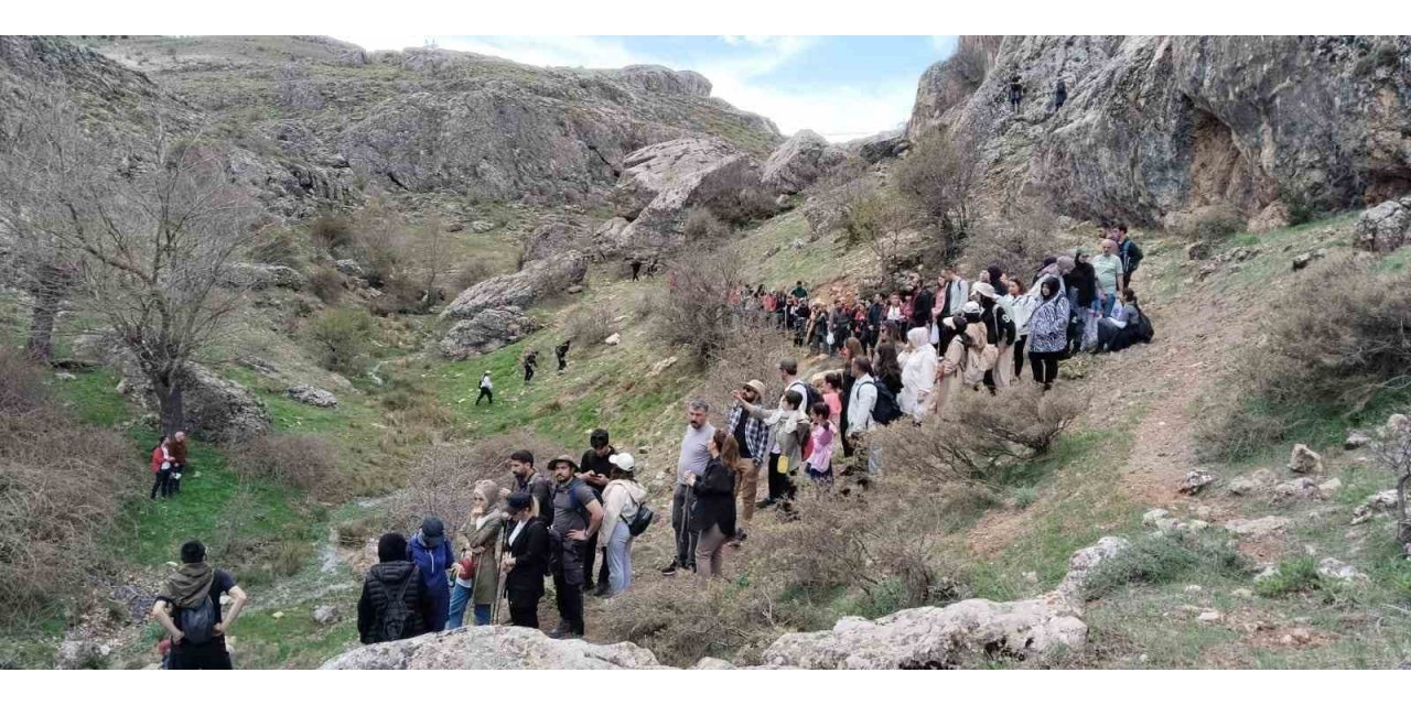 Ölbe Vadisi’nde doğa yürüyüşü düzenlendi