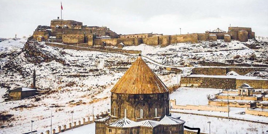 Kars Kalesi’nden kartpostallık görüntü